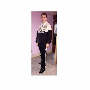 Meet your Posher, Christian